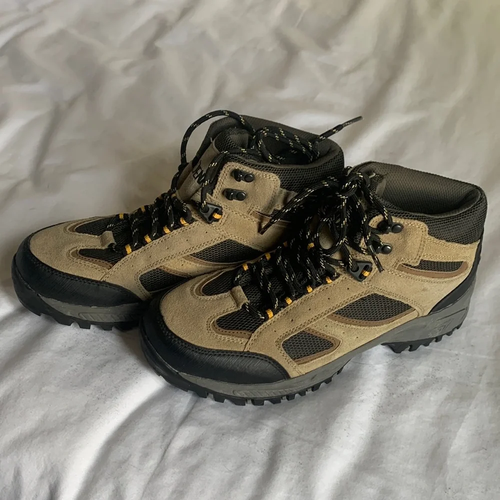 Men’s hiking boots
